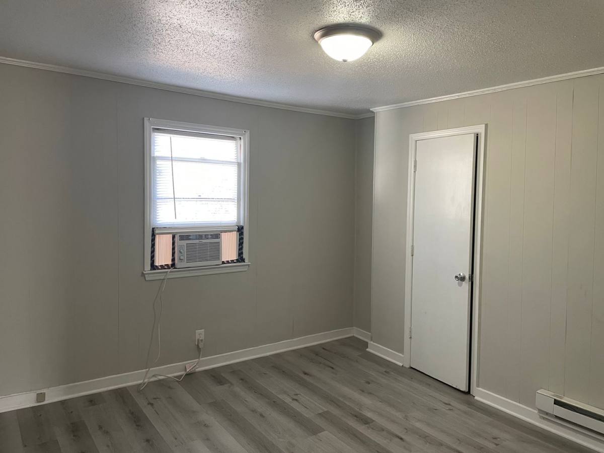 Apartment for rent at 400-402 Spring St, Asheboro, NC 27203