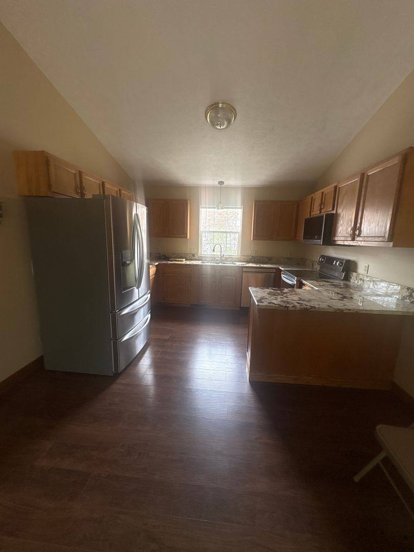 Condo for rent at 15 River Ridge Lane, Munroe Falls, OH 44262