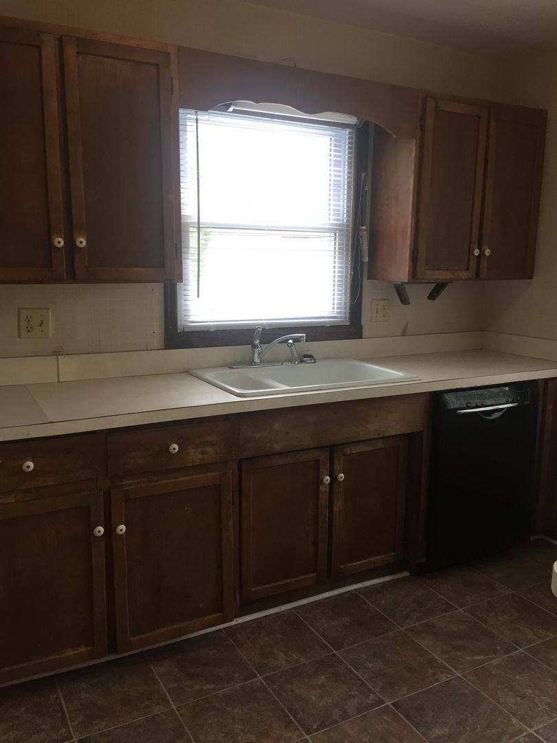 House for rent at 1126 Lorraine Ave, Waterloo, IA 50702