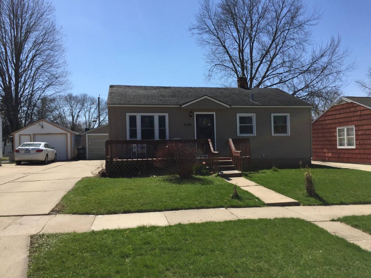 House for rent at 1126 Lorraine Ave, Waterloo, IA 50702