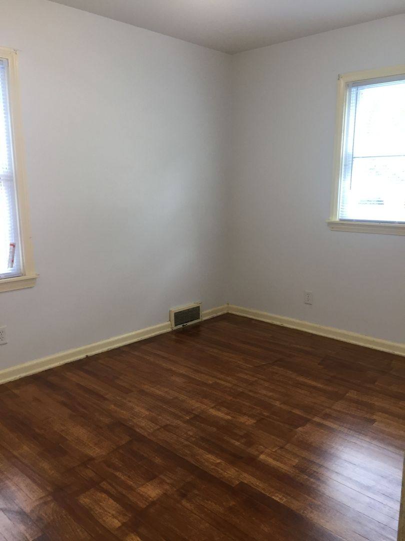 House for rent at 1126 Lorraine Ave, Waterloo, IA 50702