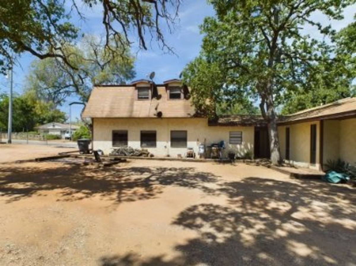 Apartment for rent at 321 W Park St, Fredericksburg, TX 78624