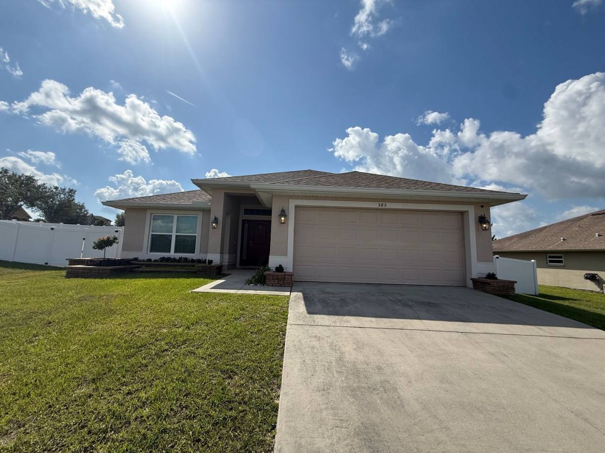 House for rent at 585 W Runyon Loop, Beverly Hills, FL 34465