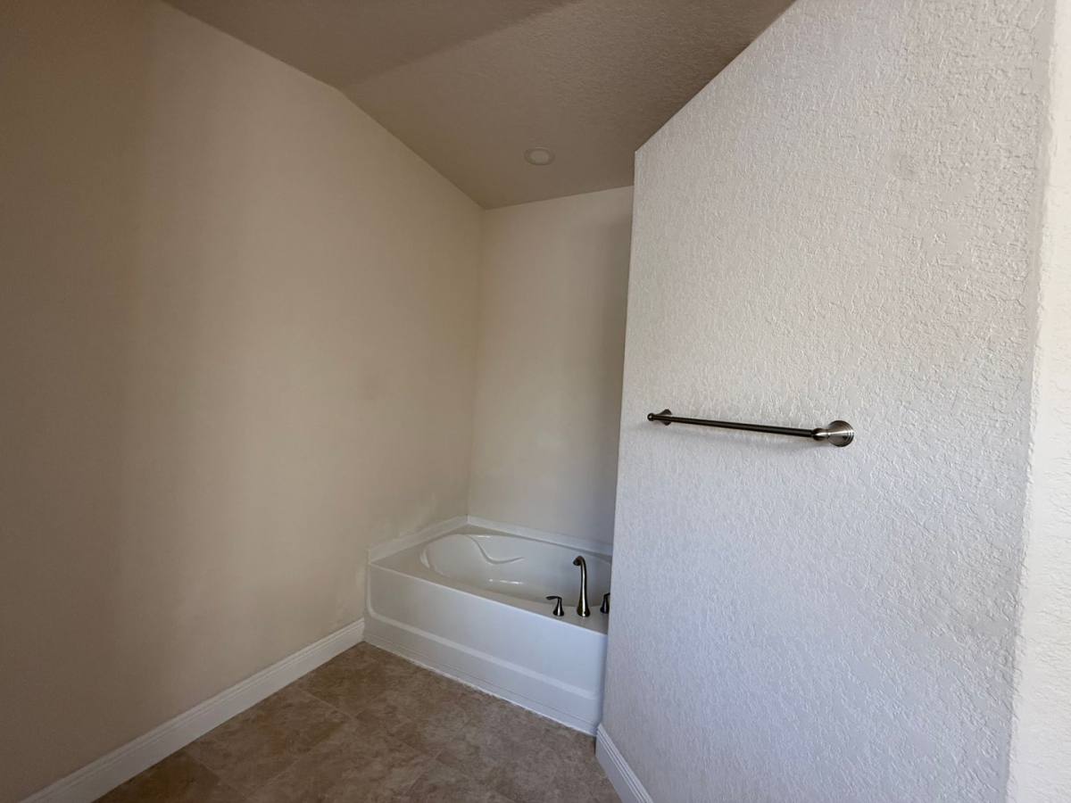 House for rent at 585 W Runyon Loop, Beverly Hills, FL 34465