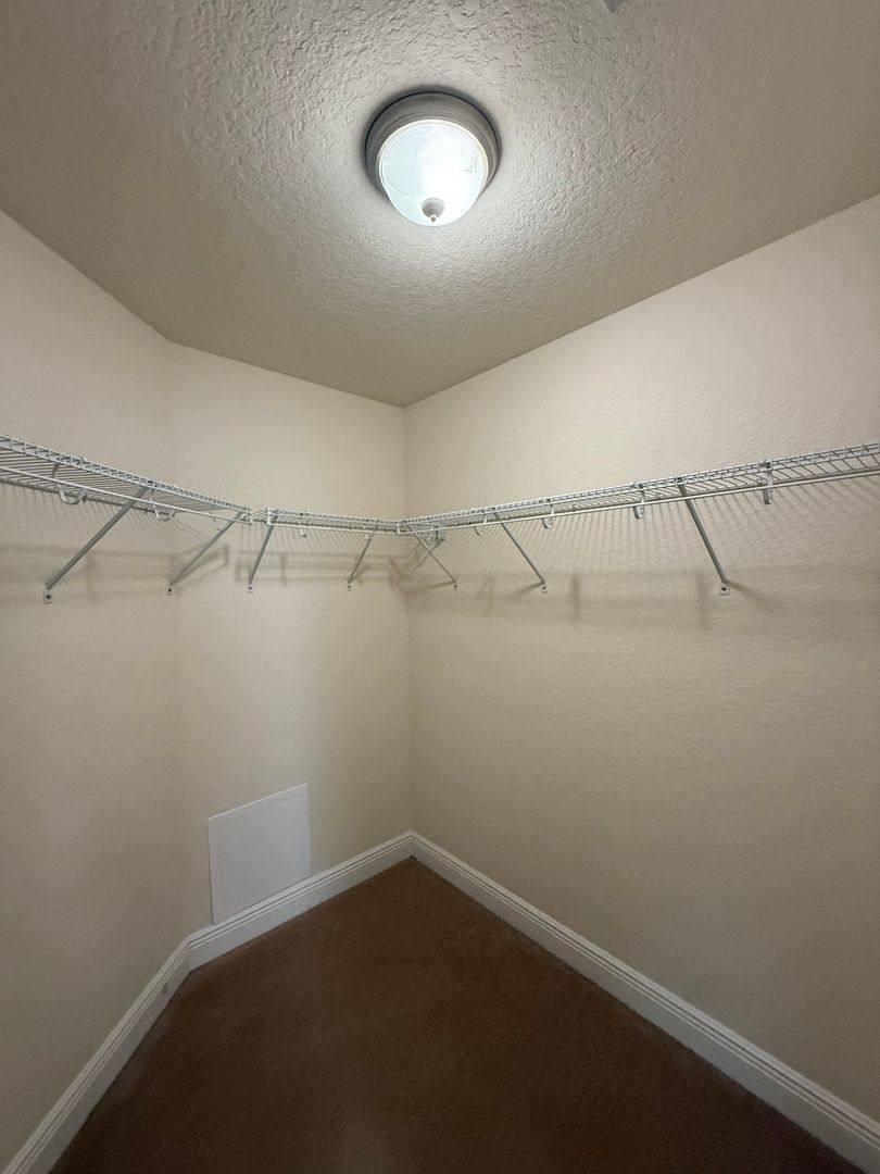 House for rent at 585 W Runyon Loop, Beverly Hills, FL 34465