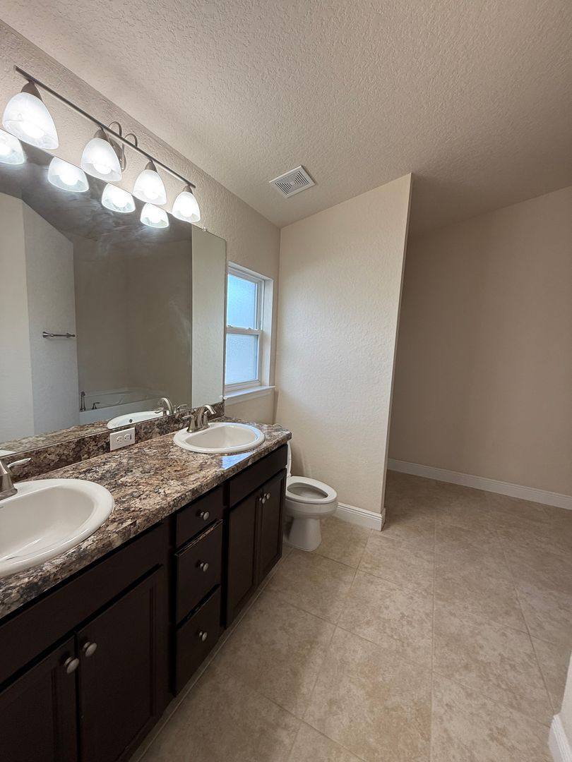 House for rent at 585 W Runyon Loop, Beverly Hills, FL 34465