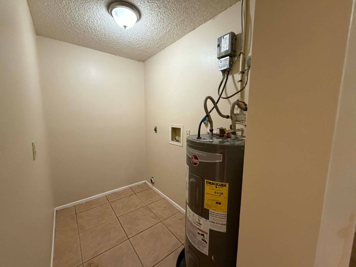 Apartment for rent at 2829 Santa Barbara Blvd, Cape Coral, FL 33914