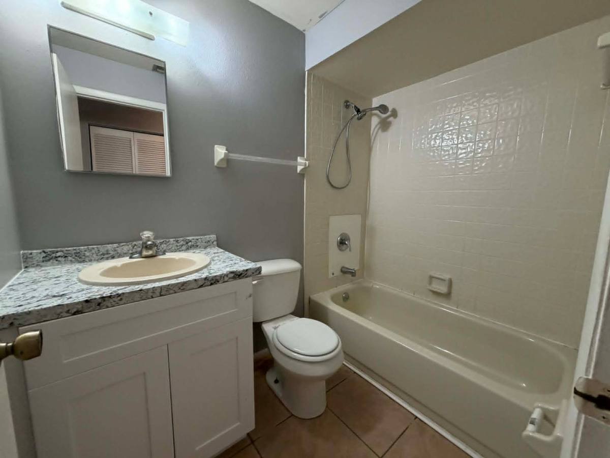 Apartment for rent at 2829 Santa Barbara Blvd, Cape Coral, FL 33914