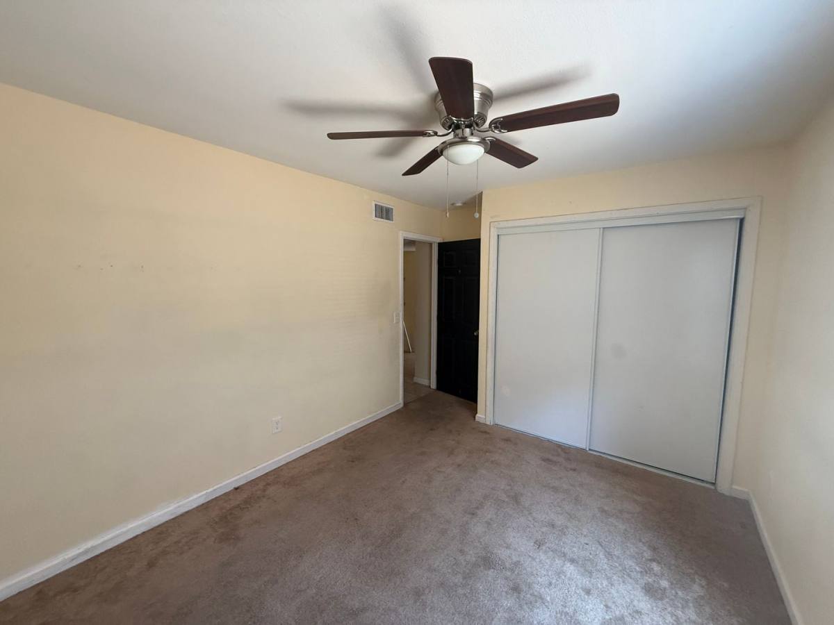 House for rent at 860 Douglas Court, Hemet, CA 92543