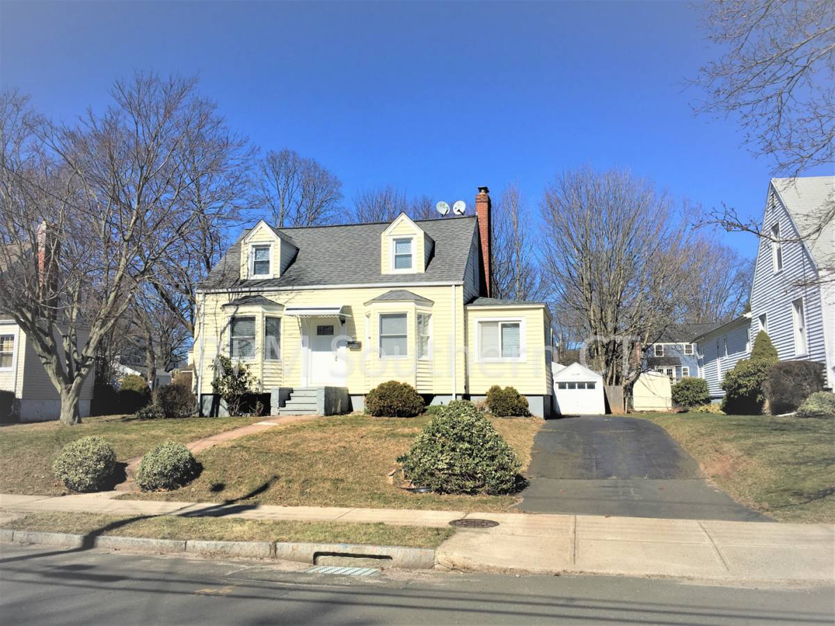 House for rent at 330 Fort Hale Rd, East Haven, CT 06512