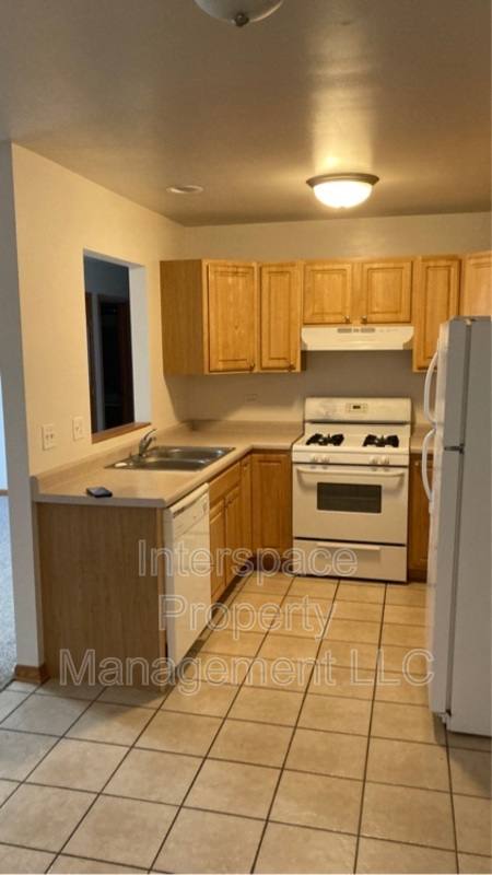 Apartment for rent at 1335 Rock Run Dr #7, Crest Hill, IL 60403