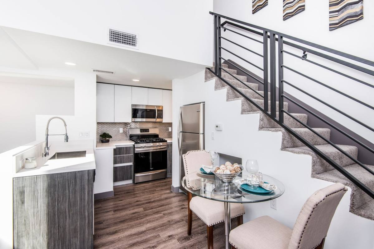 Townhouse for rent at 5812 Virginia Ave, Los Angeles, CA 90038