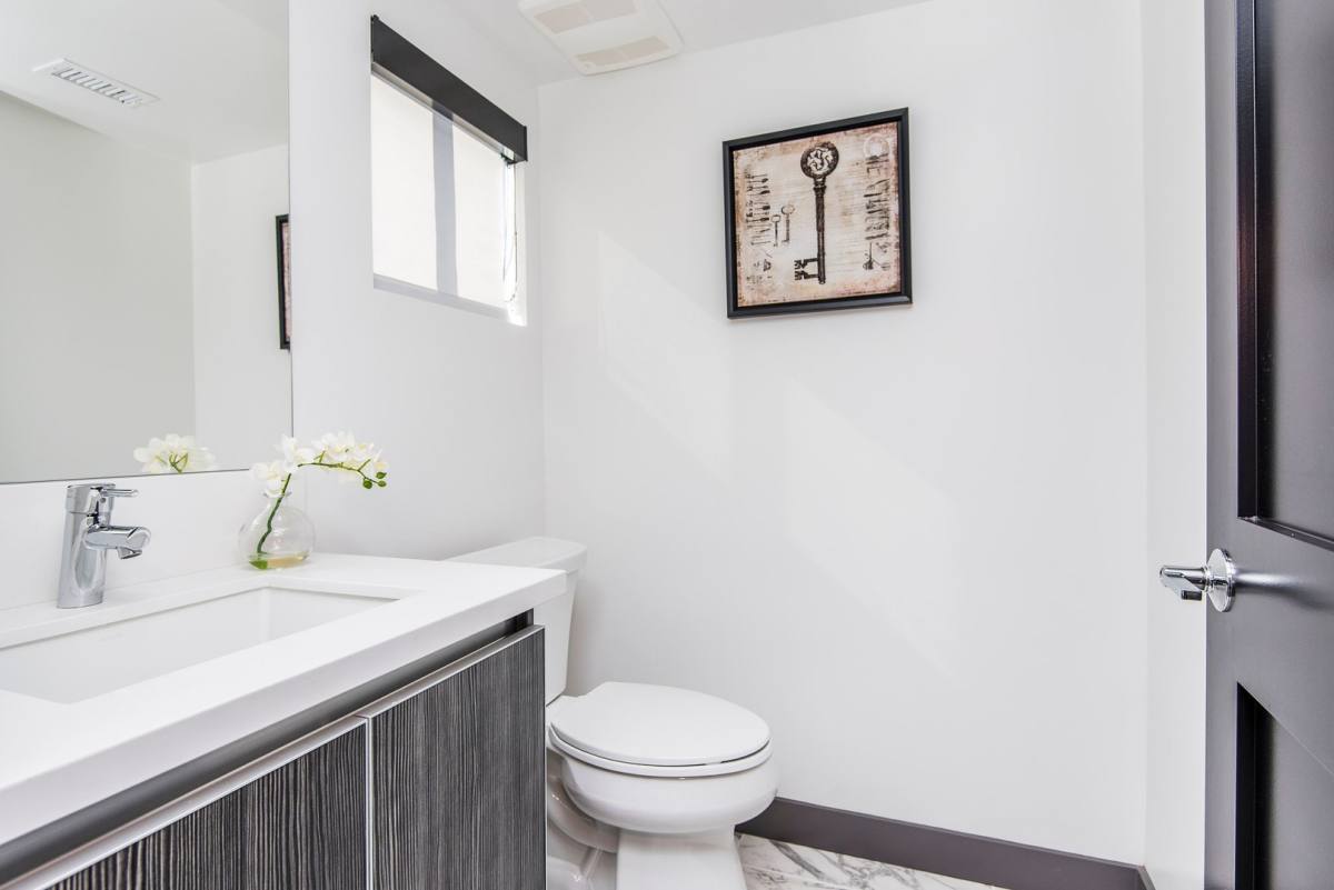 Townhouse for rent at 5812 Virginia Ave, Los Angeles, CA 90038