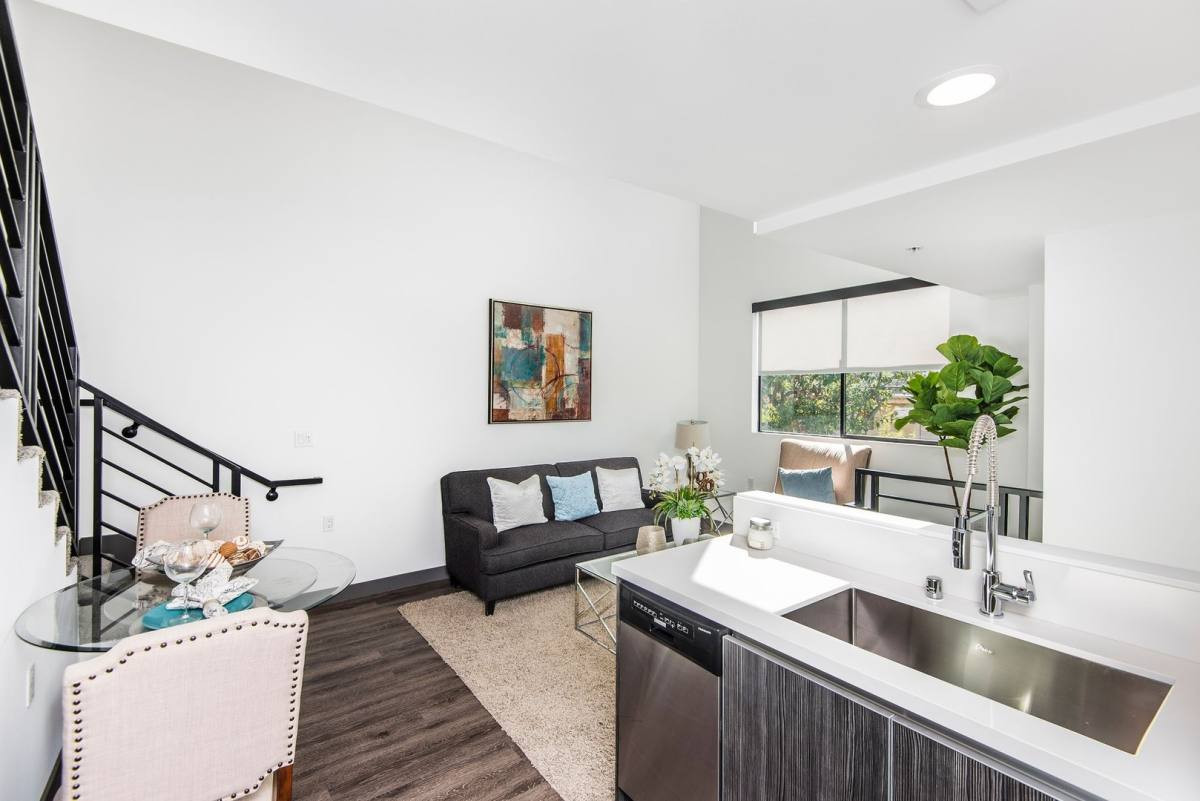 Townhouse for rent at 5812 Virginia Ave, Los Angeles, CA 90038