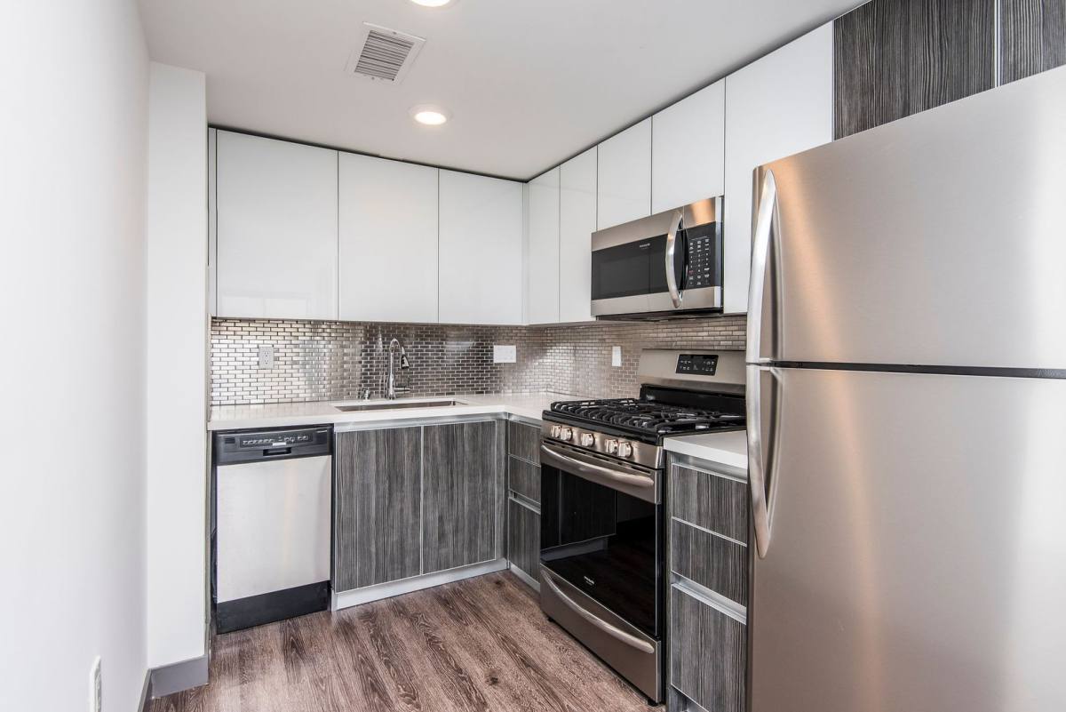 Townhouse for rent at 5812 Virginia Ave, Los Angeles, CA 90038