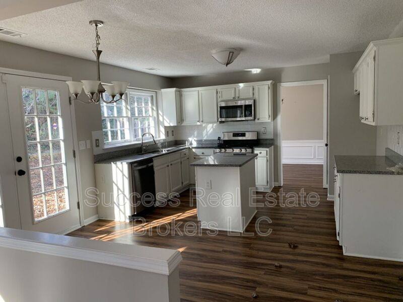 House for rent at 11020 Egmont Dr, Alpharetta, GA 30022