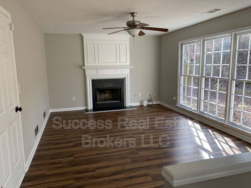 House for rent at 11020 Egmont Dr, Alpharetta, GA 30022
