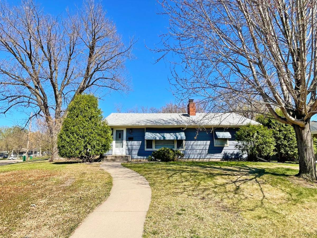 House for rent at 8824 W 34th St, Minneapolis, MN 55426