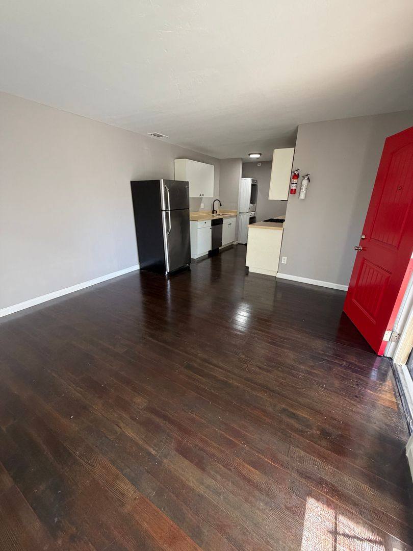Apartment for rent at 942 57th St, Emeryville, CA 94608