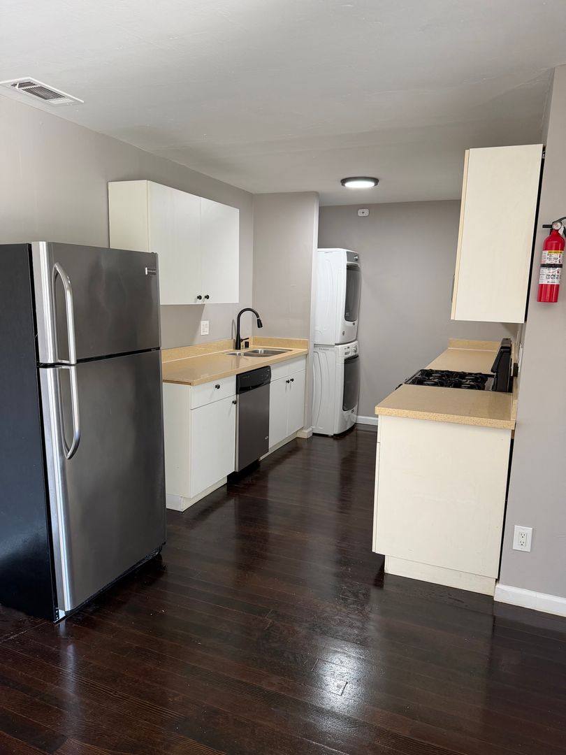 Apartment for rent at 942 57th St, Emeryville, CA 94608