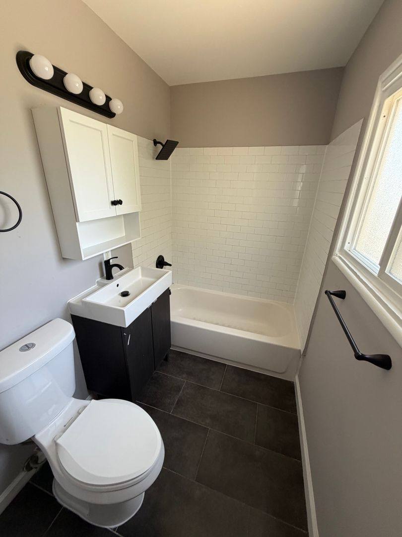 Apartment for rent at 942 57th St, Emeryville, CA 94608