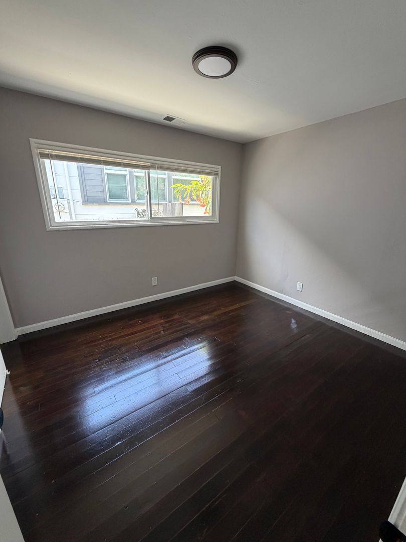 Apartment for rent at 942 57th St, Emeryville, CA 94608