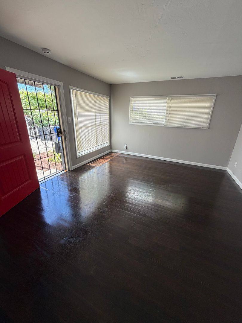 Apartment for rent at 942 57th St, Emeryville, CA 94608