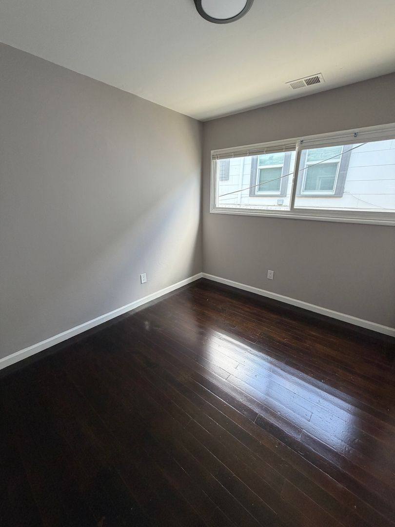 Apartment for rent at 942 57th St, Emeryville, CA 94608