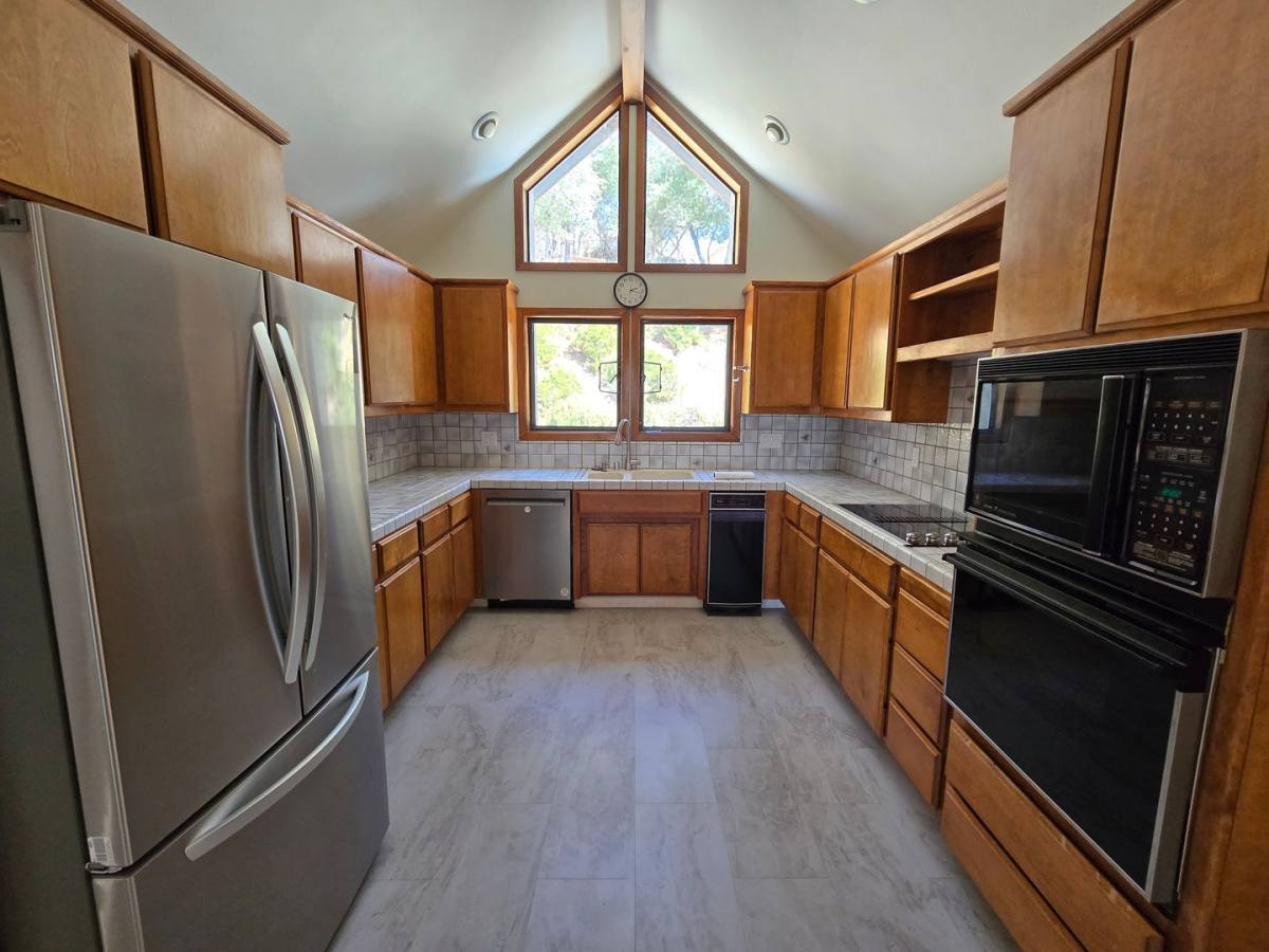 House for rent at 18716 Falcon Loop, Penn Valley, CA 95946