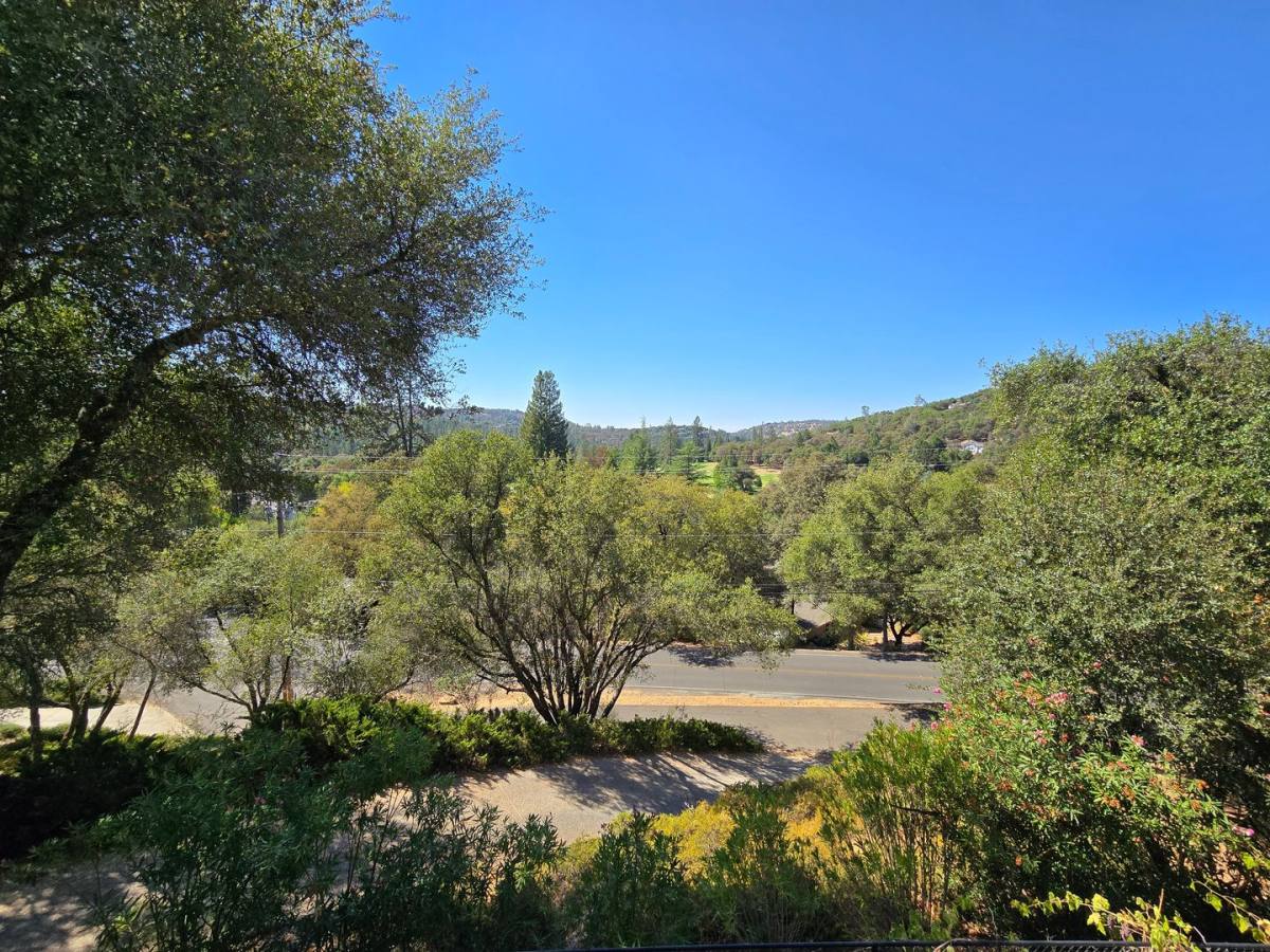 House for rent at 18716 Falcon Loop, Penn Valley, CA 95946