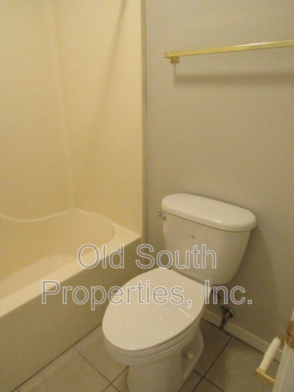 Apartment for rent at 2303 W Michigan Ave #H-7, Pensacola, FL 32526