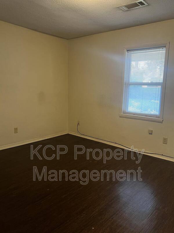 Apartment for rent at 1620 S H #1, Fort Smith, AR 72902