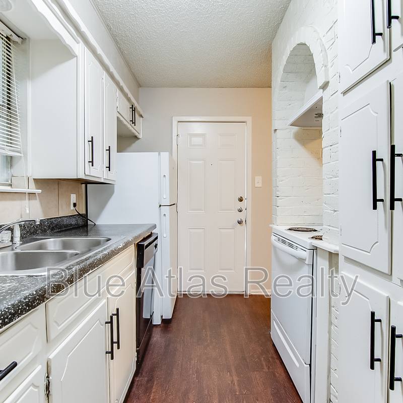 Townhouse for rent at 1908 Nolen Court #A, Arlington, TX 76012