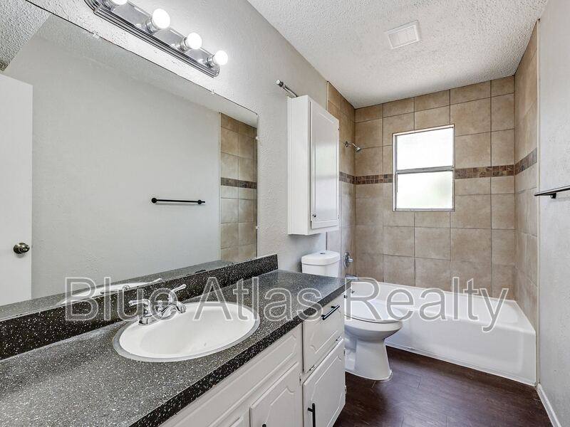 Townhouse for rent at 1908 Nolen Court #A, Arlington, TX 76012