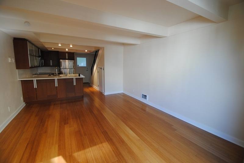 Townhouse for rent at 39 Etruria St #3, Seattle, WA 98109