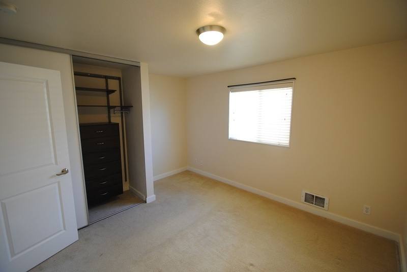 Townhouse for rent at 39 Etruria St #3, Seattle, WA 98109