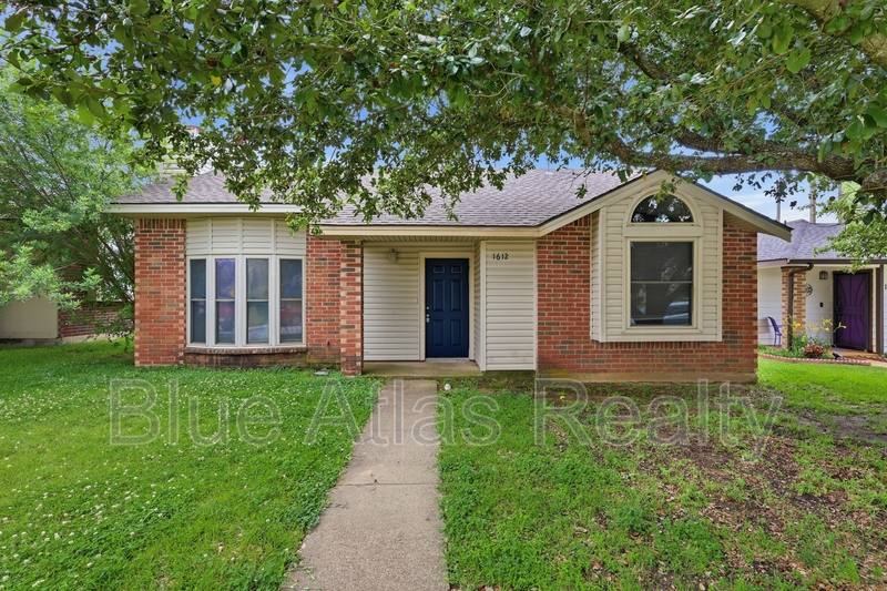 House for rent at 1612 Hunterwood Dr, Dallas, TX 75253
