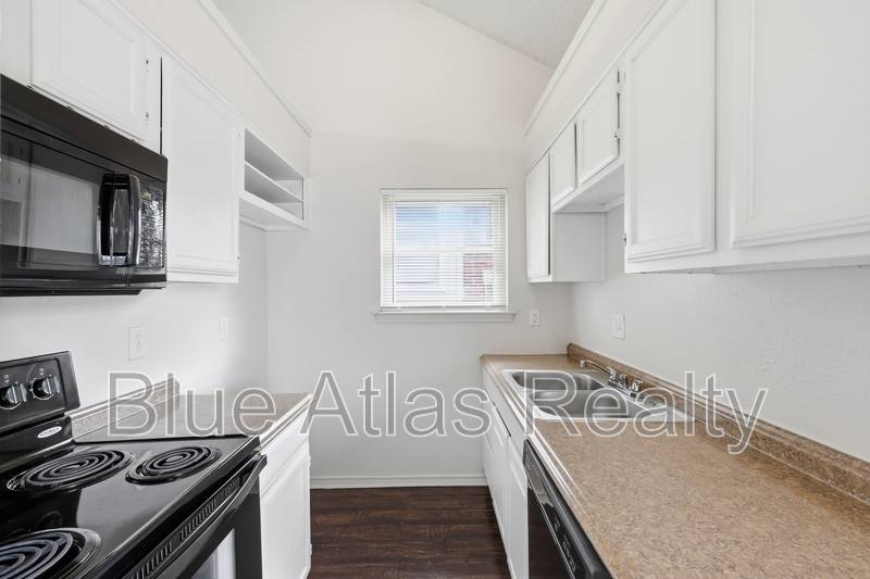 House for rent at 1612 Hunterwood Dr, Dallas, TX 75253
