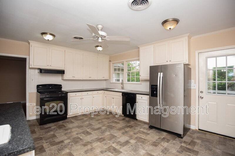 House for rent at 2006 Preston Dr, Columbus, GA 31906