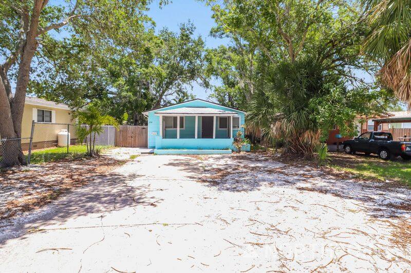 House for rent at 2510 38th St S, Saint Petersburg, FL 33711
