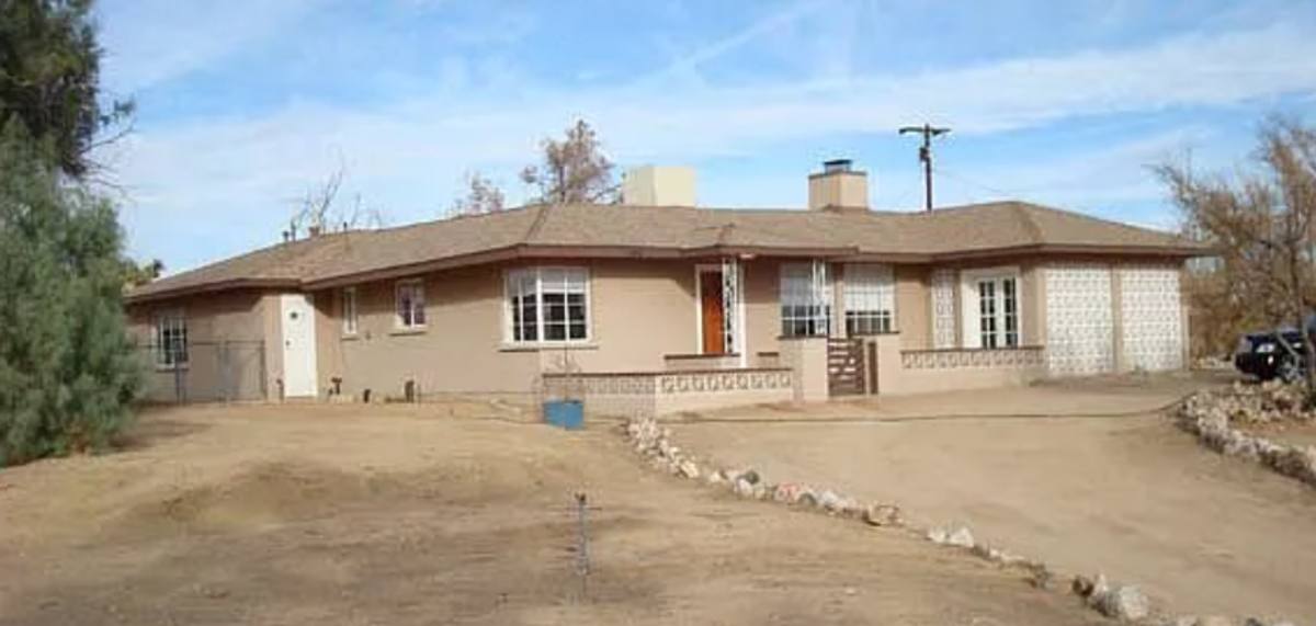 House for rent at 3676 Yucca Mesa Rd, Yucca Valley, CA 92284