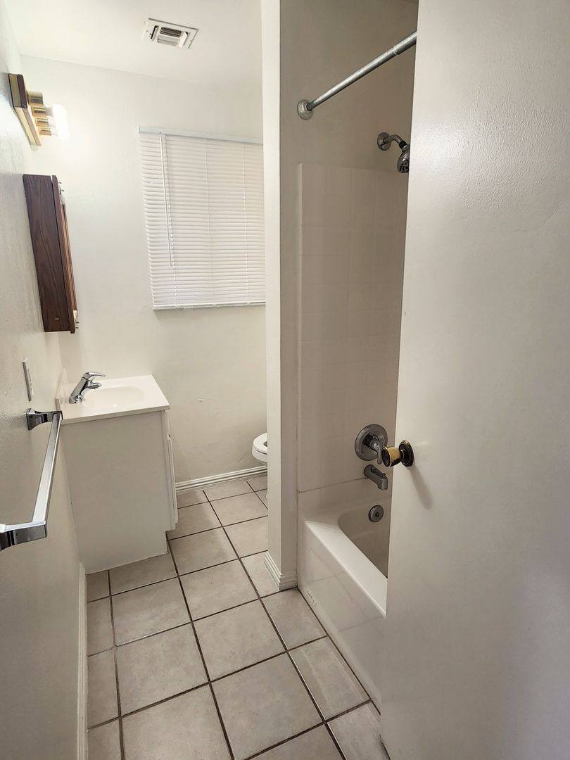 House for rent at 3676 Yucca Mesa Rd, Yucca Valley, CA 92284