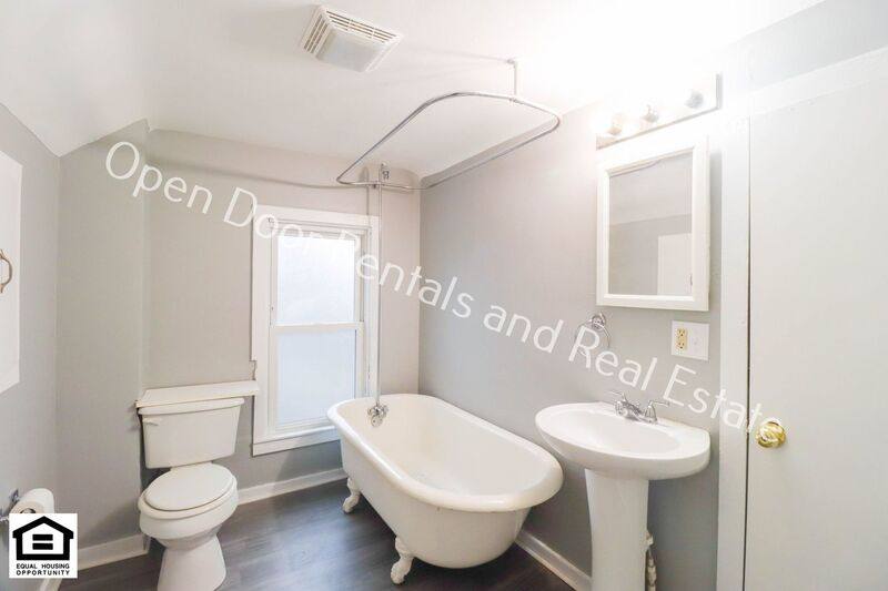 Apartment for rent at 824 Huestis #C, Fort Wayne, IN 46807
