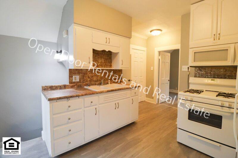 Apartment for rent at 824 Huestis #C, Fort Wayne, IN 46807