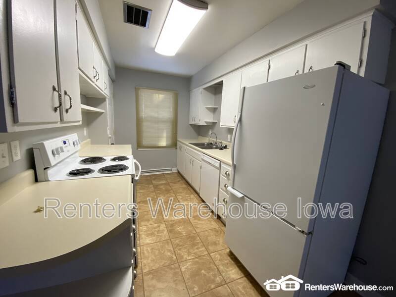 House for rent at 1417 Cummins Parkway, Des Moines, IA 50311