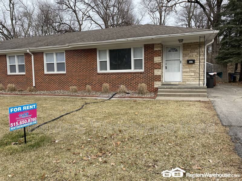 House for rent at 1417 Cummins Parkway, Des Moines, IA 50311