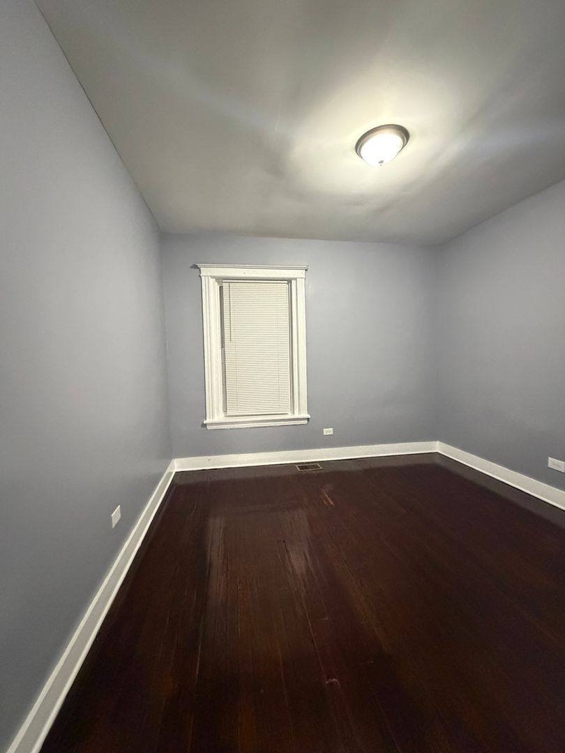 Apartment for rent at 851 W Marquette Rd, Chicago, IL 60621