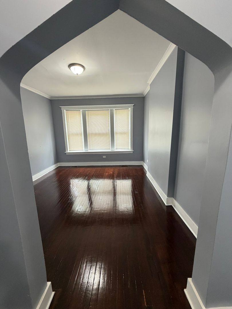 Apartment for rent at 851 W Marquette Rd, Chicago, IL 60621