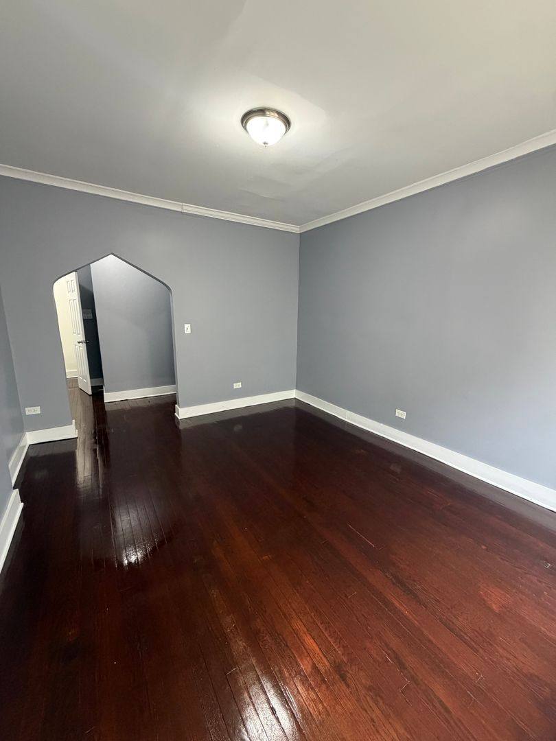 Apartment for rent at 851 W Marquette Rd, Chicago, IL 60621