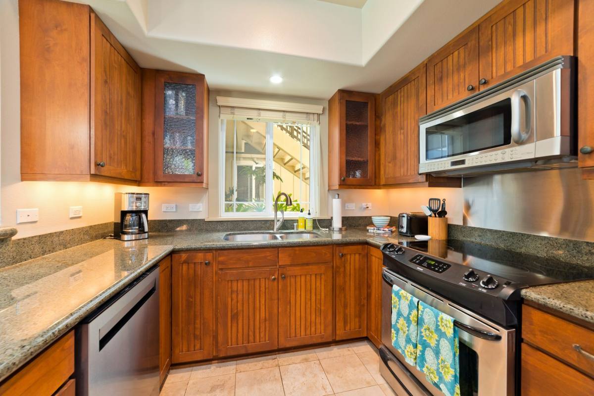 House for rent at 75-6025 Alii Dr, Kailua Kona, HI 96740
